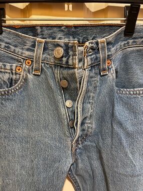 90’s vintage women’s Levi 501 jeans